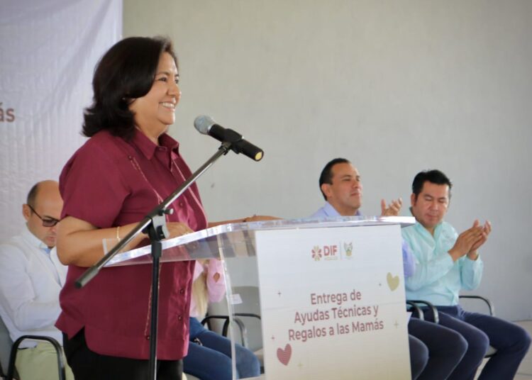 DIFH entregó apoyos a grupos prioritarios en Atitalaquia