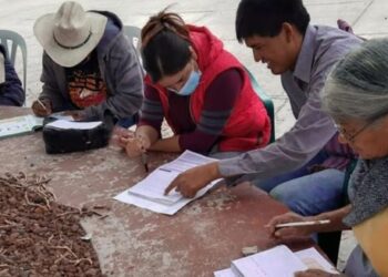 Más de mil adultos mayores hidalguenses concluyen sus estudios gracias al IHEA