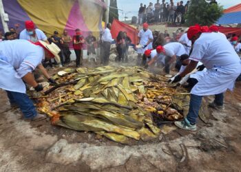 Actopan rompe récord con el horno de barbacoa más grande de México