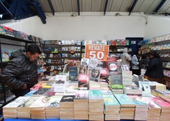 ¡Venta Nocturna FUL 2024! Descuentos de hasta el 70% en libros