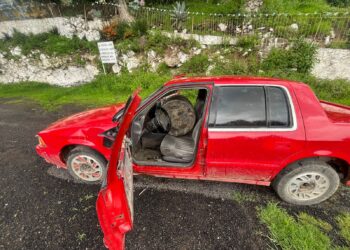 Otro golpe al huachicol: SSPH asegura vehículo y 180 litros de combustible