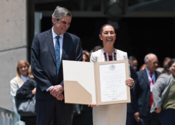 Claudia Sheinbaum recibe constancia como Presidenta Electa de México por parte del Tribunal Electoral