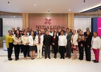 Menchaca Salazar se reúne con legisladores locales electos para trabajar juntos por Hidalgo