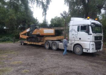 Llega segunda excavadora de brazo largo para desazolve del río Tula