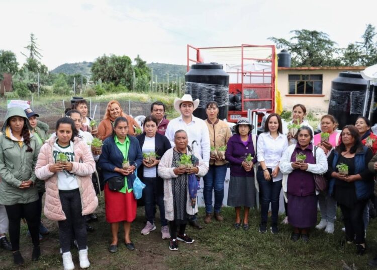 Apoya SADERH a mujeres del campo,  con la entrega de Huertos Familiares