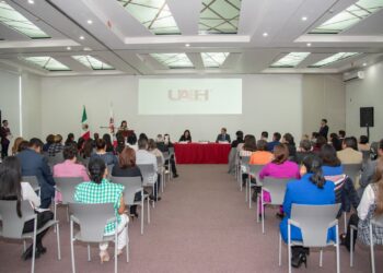 Capacita UAEH a su personal en apoyo a Becas estudiantiles