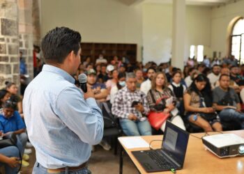 Capacitan en buenas prácticas de higiene a manipuladores de alimentos en Tepeji