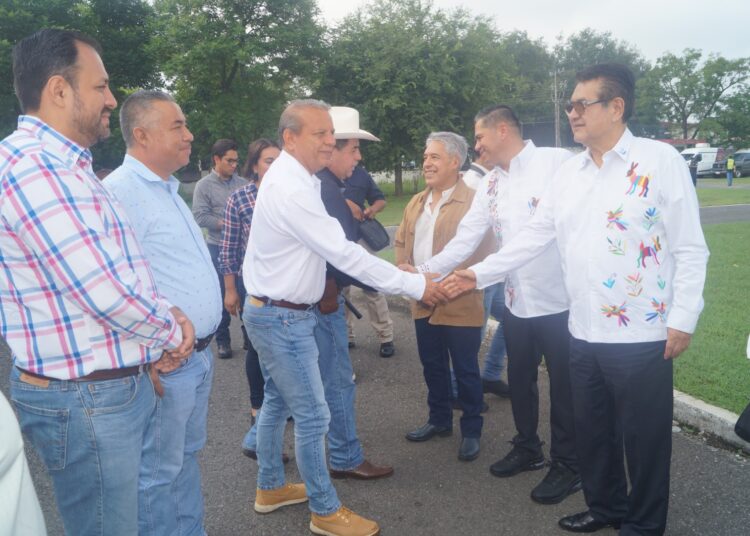 Guillermo Olivares presenta a nuevo subsecretario en la Huasteca