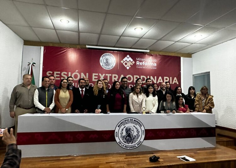 Ayuntamiento de Mineral de la Reforma realiza primera sesión extraordinaria