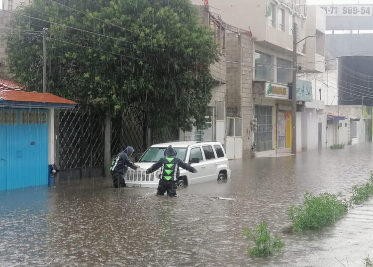 Tres colonias de Pachuca inundadas por lluvias intensas