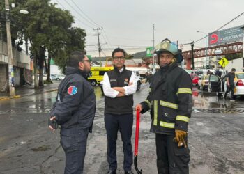 Eduardo Medécigo supervisa zonas afectadas por lluvia intense en Mineral de la Reforma