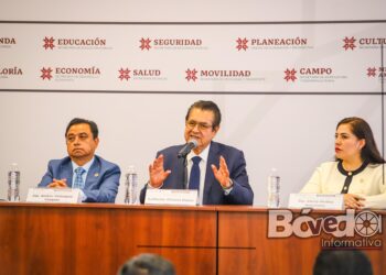 Guillermo Olivares comparece ante la LXVI Legislatura