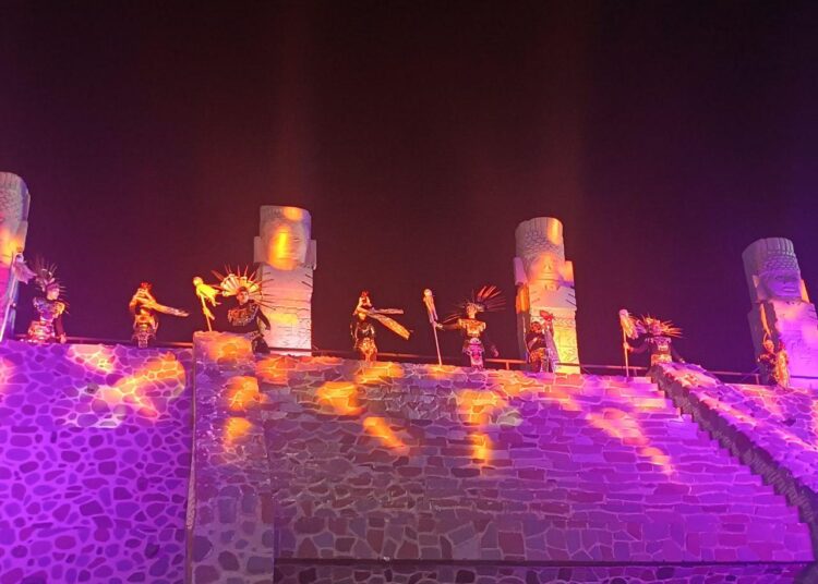 Realizan espectáculo prehispánico de danza en la Feria de Pachuca 2024