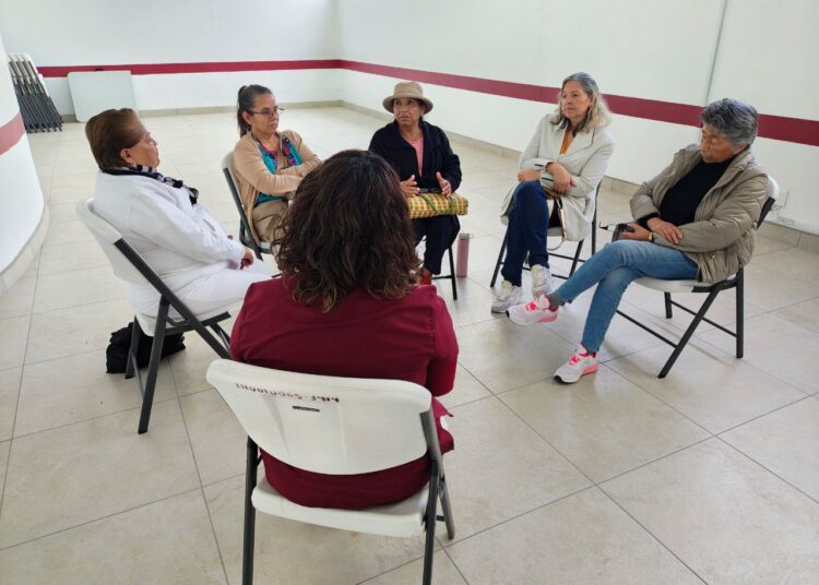 Con círculos de lectura, contribuyen a bienestar de mayores de 60 años