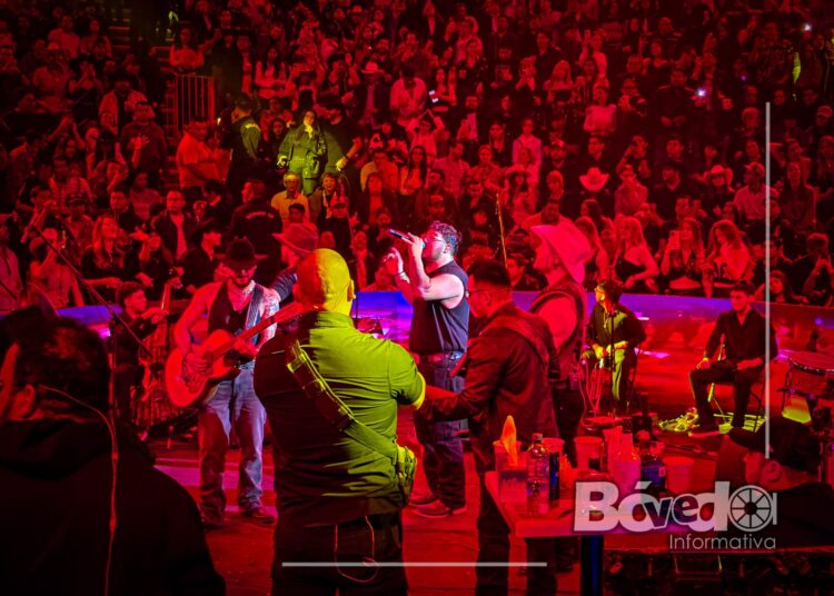 Grupo Frontera encanta al público en el Palenque de Pachuca
