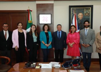 Se reúne Julio Menchaca con embajadora del Reino Unido