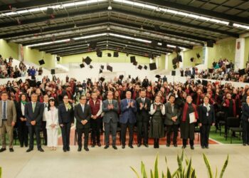 Estudiantes de la Universidad Tecnológica de Mineral de la  Reforma reciben títulos electrónicos