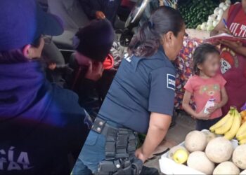 Policía Violeta brinda ayuda a dos menores extraviados en Pachuca y Huejutla