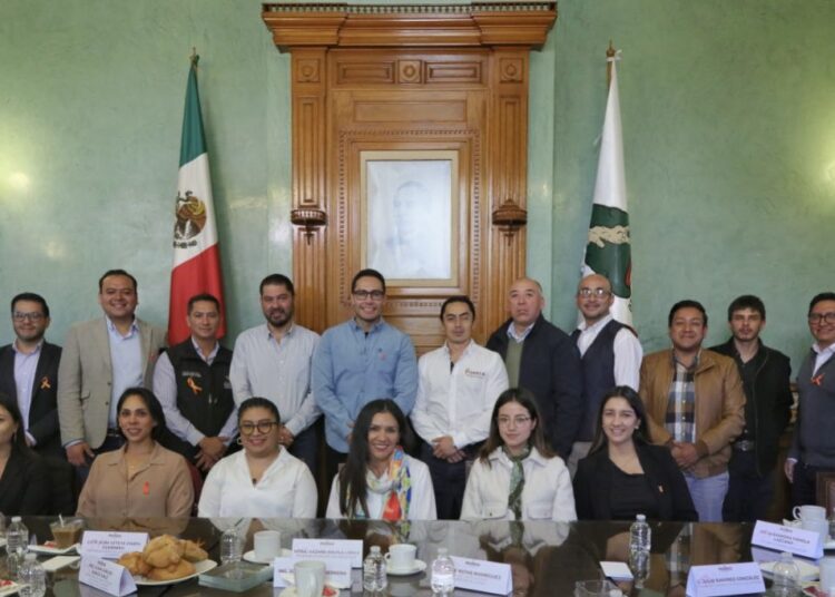 Se reúnen municipios que conforman el Geoparque Comarca Minera