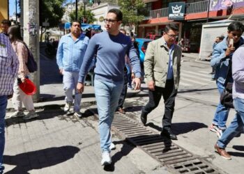 Jorge Reyes libera de comerciantes ambulantes el Reloj Monumental