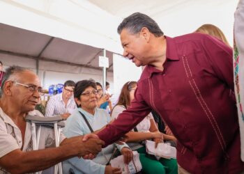 Continúa Julio Menchaca con Rutas de la Transformación, ahora en Acatlán y Huasca