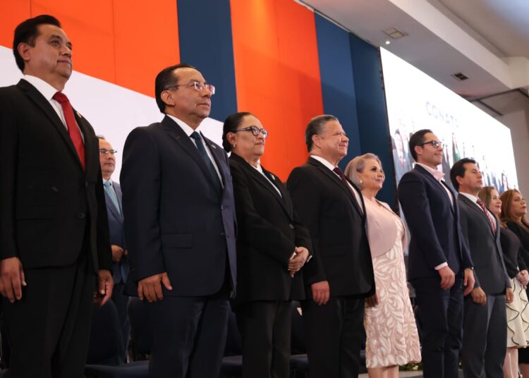 Hidalgo recibe a líderes de los Tribunales de Justicia de México