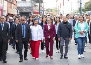 Tania Valdez Cuellar encabeza desfile del 114° Aniversario de la Revolución Mexicana en Tepeji del Río