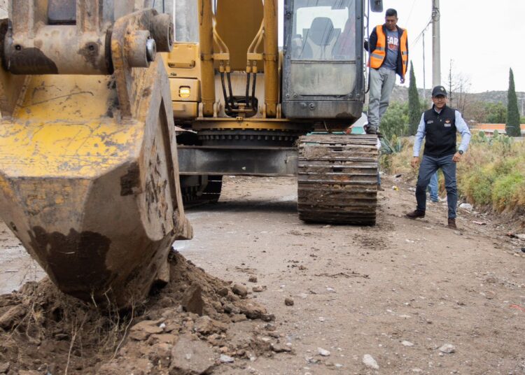 Arrancan trabajos de pavimentación en Azoyatla