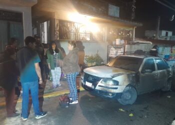 Incendio de vehículo en Mineral de la Reforma