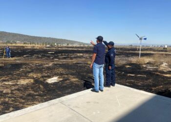 Tepeapulco se ilumina con esperanza: Desfile de La Luz y encendido del Árbol Navideño