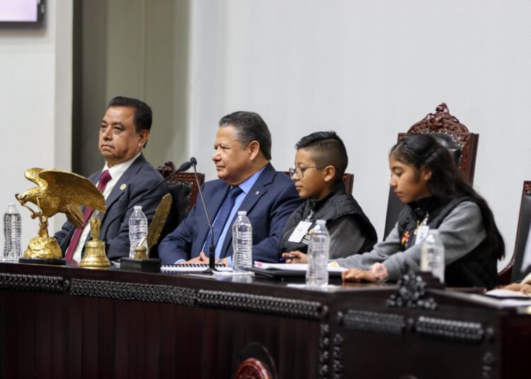 Menchaca Salazar reconoce la conciencia cívica de las infancias hidalguenses