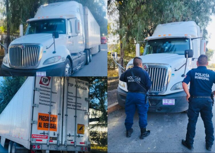 Aseguran tractocamión con reporte de robo en Atitalaquia