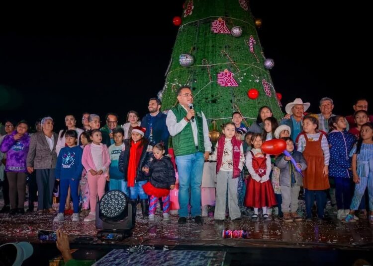 Ixmiquilpan se ilumina con la magia de la Navidad