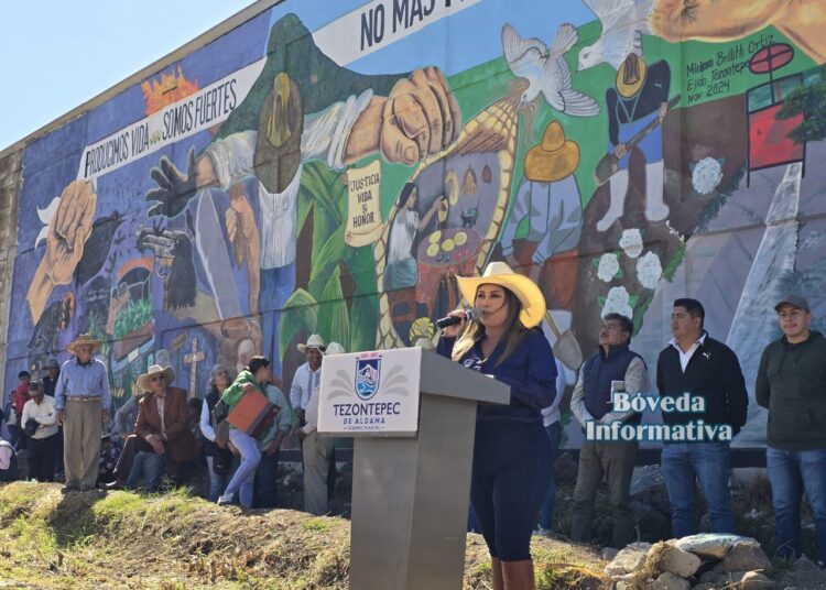 Rinden homenaje a ejidatarios con enorme mural a cielo abierto en Tezontepec de Aldama