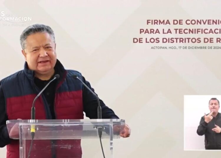 Gobernador de Hidalgo sufre desvanecimiento durante evento público