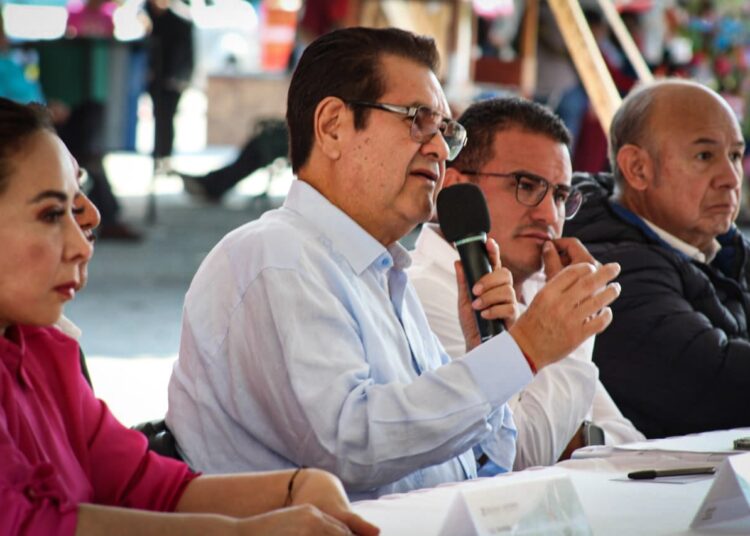 Olivares Reyna encabeza diálogo con comerciantes del Valle del Mezquital
