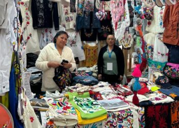 Manos hidalguenses conquistan corazones y logran ventas históricas en el Zócalo de CDMX