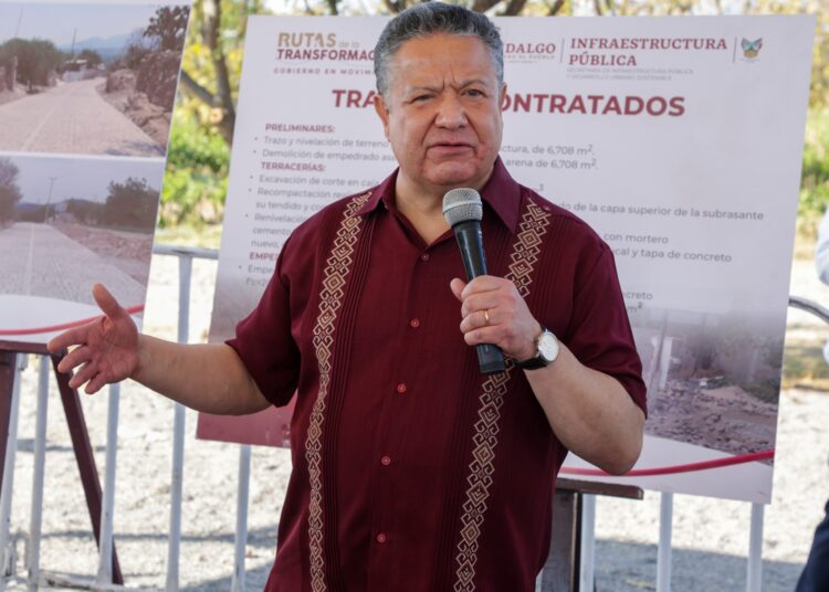 Llama Julio Menchaca a mantener contacto con la gente y alejarse de las “grillas”