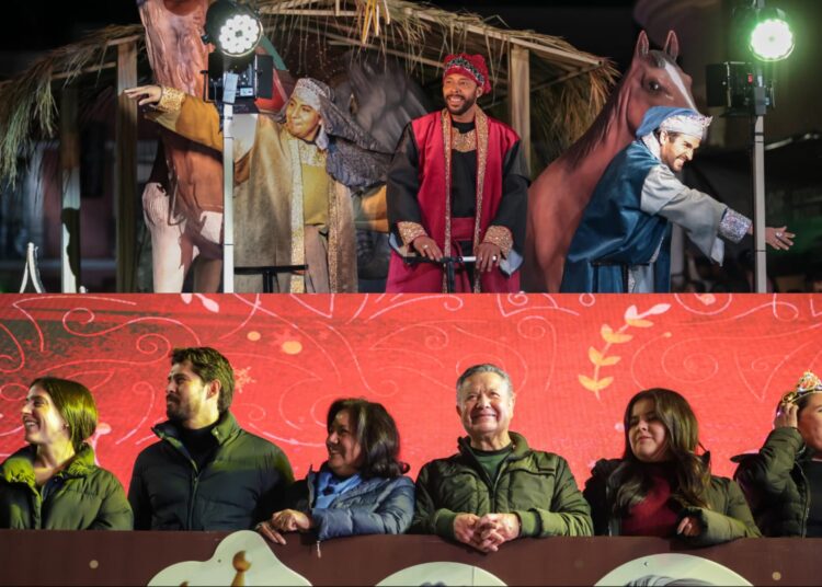 Cabalgata de Reyes Magos llegó a Pachuca