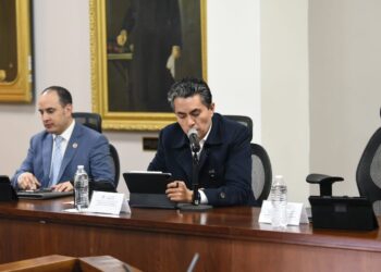Proponen implementar la educación financiera en escuelas