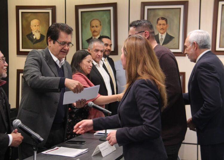 Entregan constancias de capacitación a la Segobh