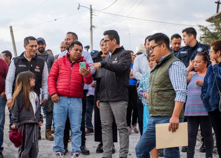 Alcalde de Mineral de la Reforma atiende solicitudes de vecinos en La Minerva