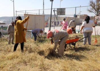 DIF Pachuca mejora Centro Comunitario en Barrio El Lobo con faena comunitaria