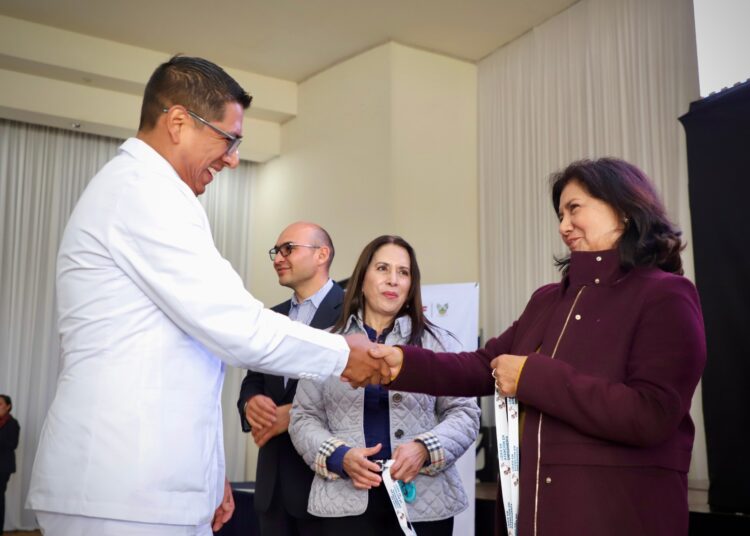 Edda Vite celebra y reconoce a las y los enfermeros del DIF Hidalgo