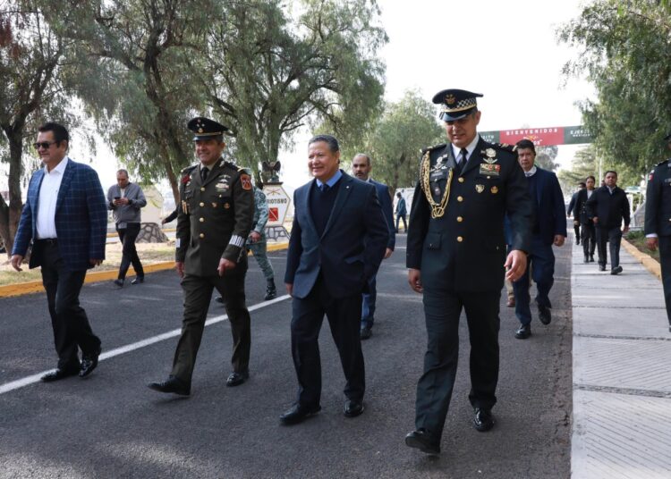 Atestigua Julio Menchaca toma de protesta del nuevo coordinador de la Guardia Nacional en Hidalgo