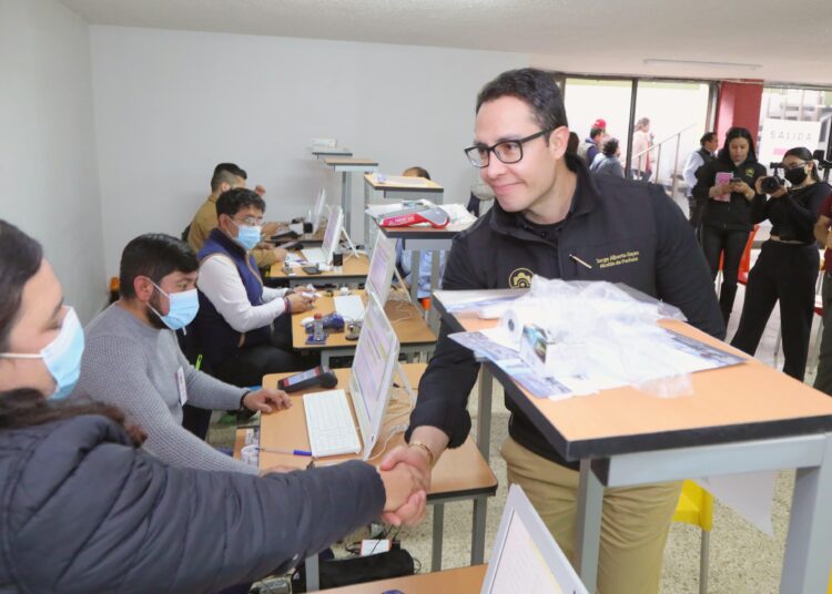 Supervisa Jorge Reyes instalaciones del pago predial