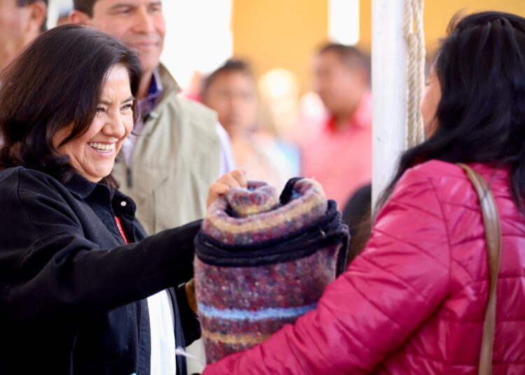 “Este Invierno Abrígalo” entrega 25 mil cobijas en su primera etapa