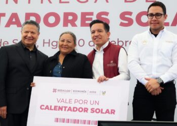 Gobierno de Hidalgo entrega calentadores solares a familias de 71 municipios