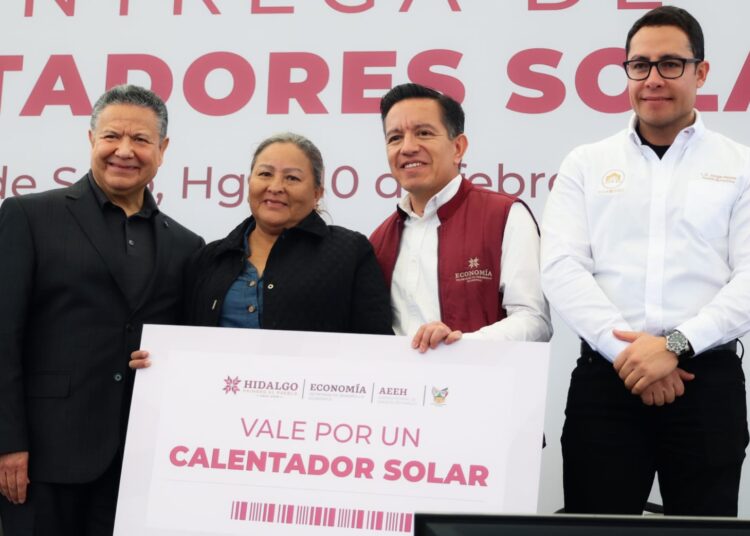 Gobierno de Hidalgo entrega calentadores solares a familias de 71 municipios