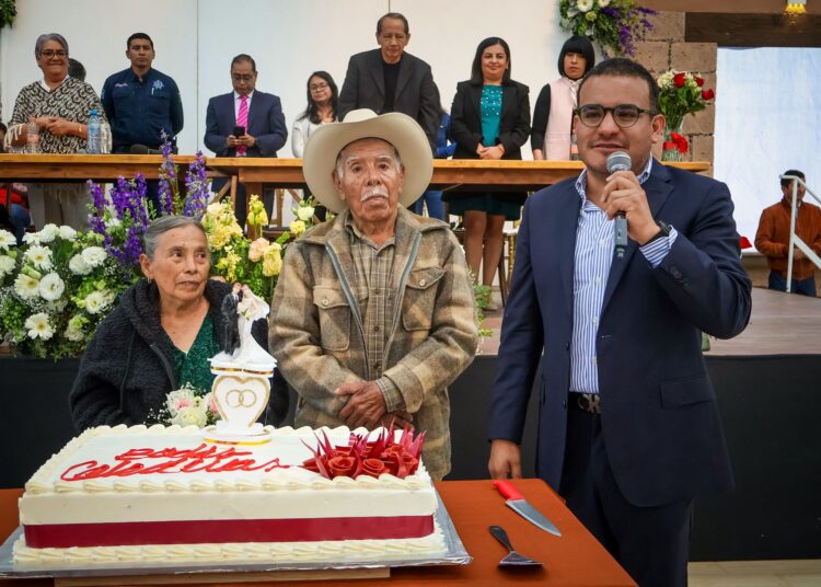 Emanuel Hernández encabeza las Bodas Colectivas 2025 en Ixmiquilpan